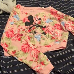 Long sleeved croped sweatshirt